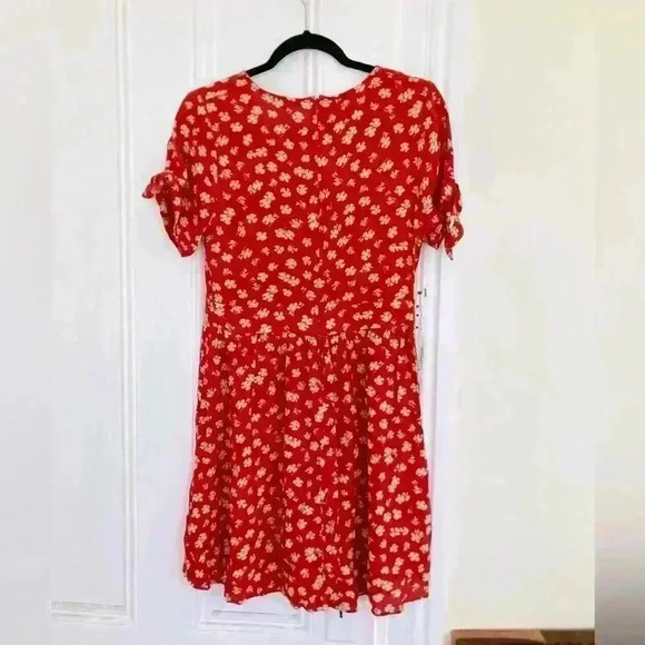 Madewell Button-Front Tie-Sleeve Retro Dress in Happy Hibiscus - Picture 4 of 4